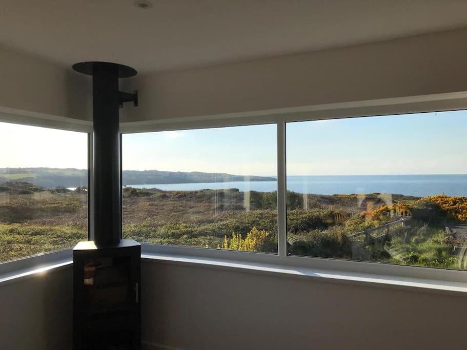Coastal Bungalow, Sleeps 5 And Ideal For Walkers Amlwch Kültér fotó